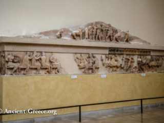 Photo of pediment and frieze