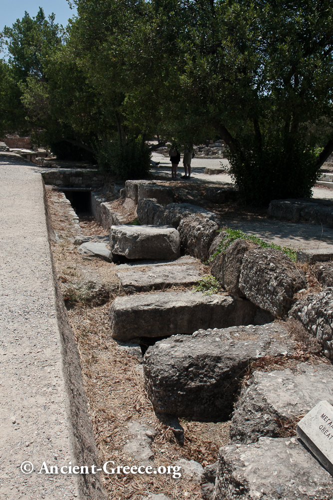 Agora drainage canal