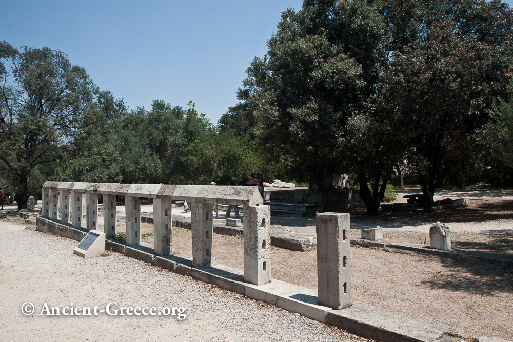 Fence of Monument to eponymous heroes