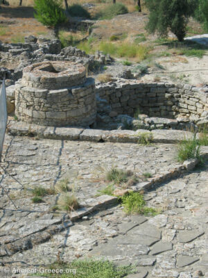 Phaistos: Kouloura and Well