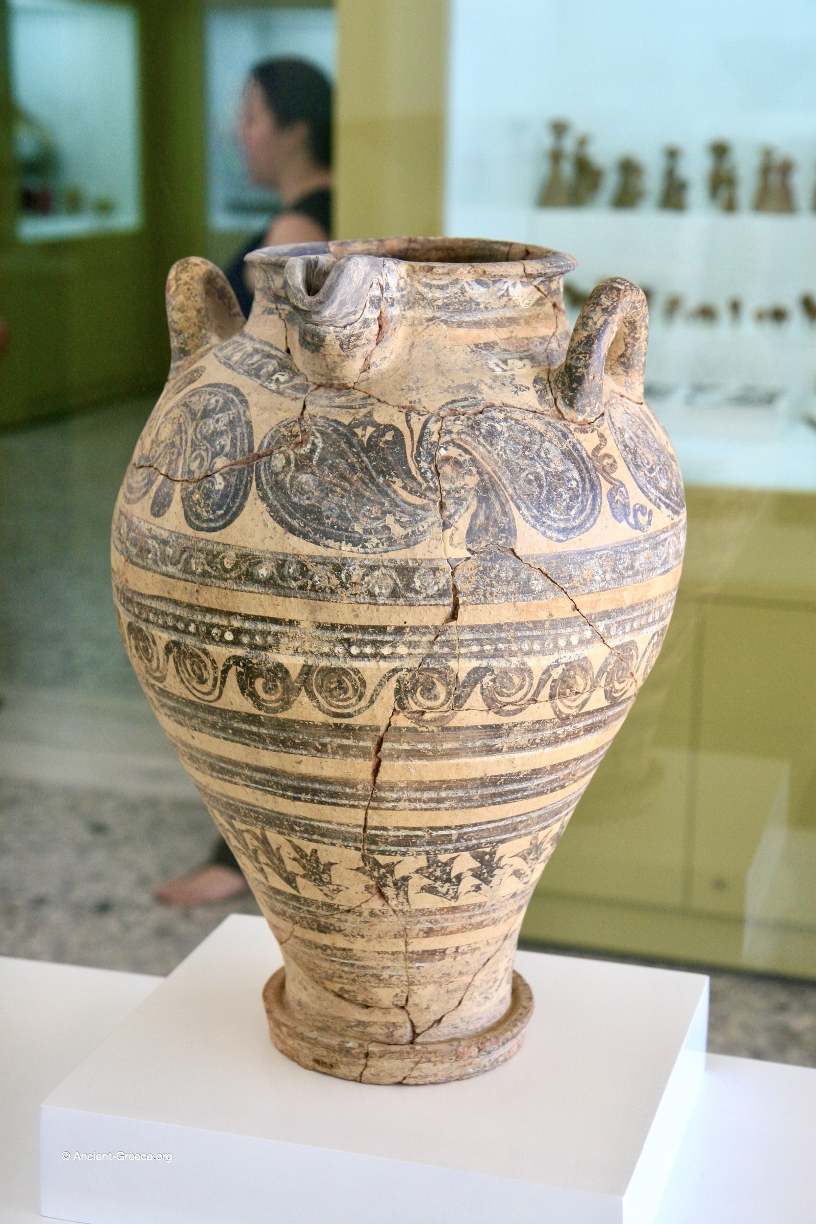 Pithamphora with Floral and Spiral