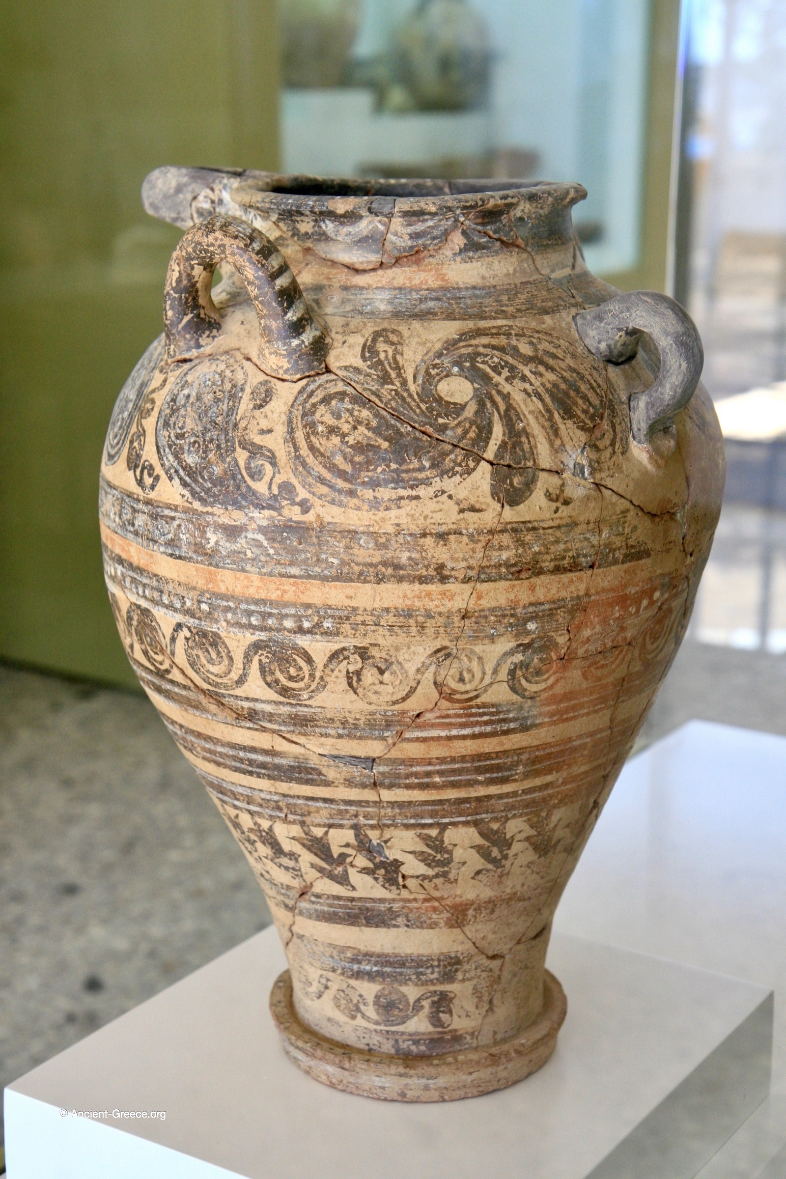 Pithamphora with Floral and Spiral