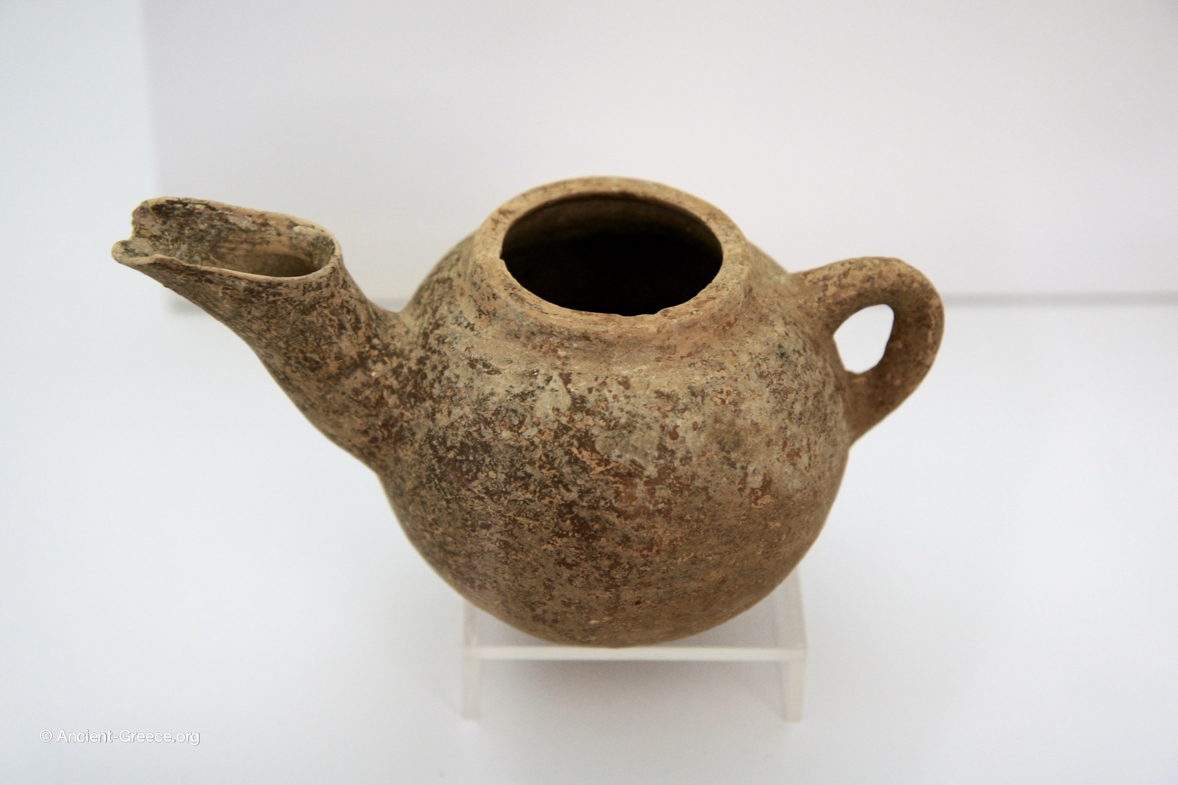 Protopalatial "Teapot" Vessel