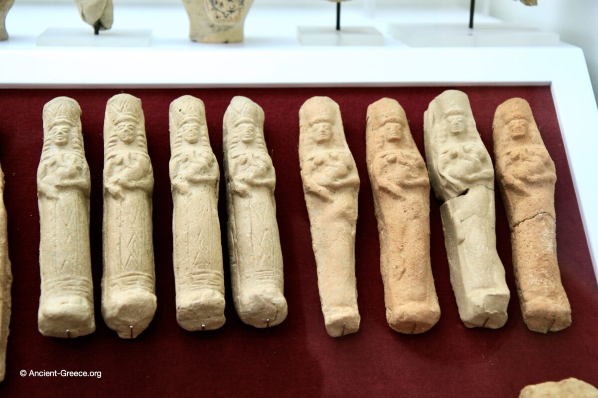 Terracotta "Kourotrophos" figurines from the