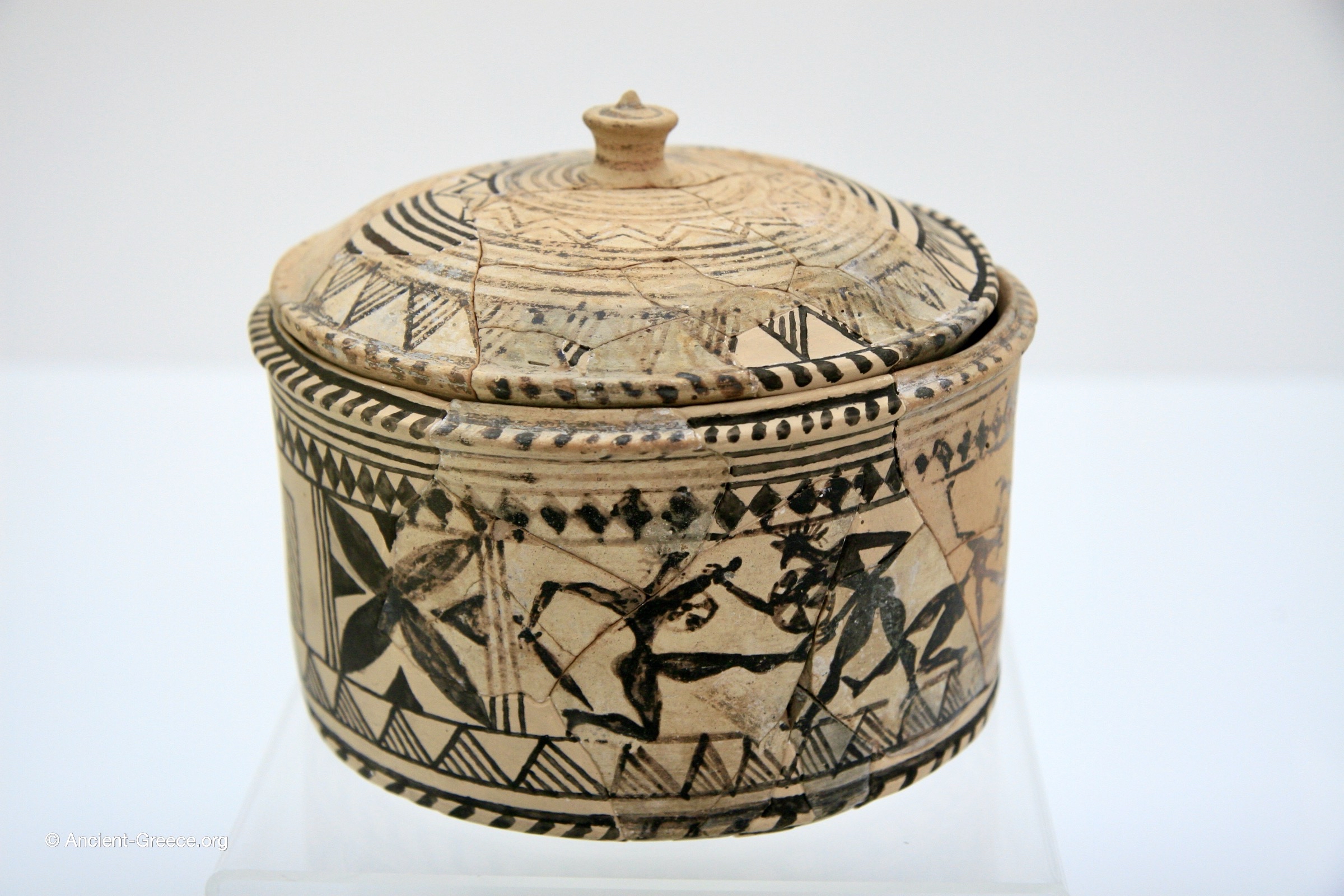 Late Geometric pyxis with lid