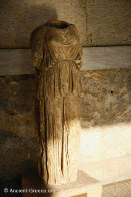 Votive female statue from Apollon Patroos