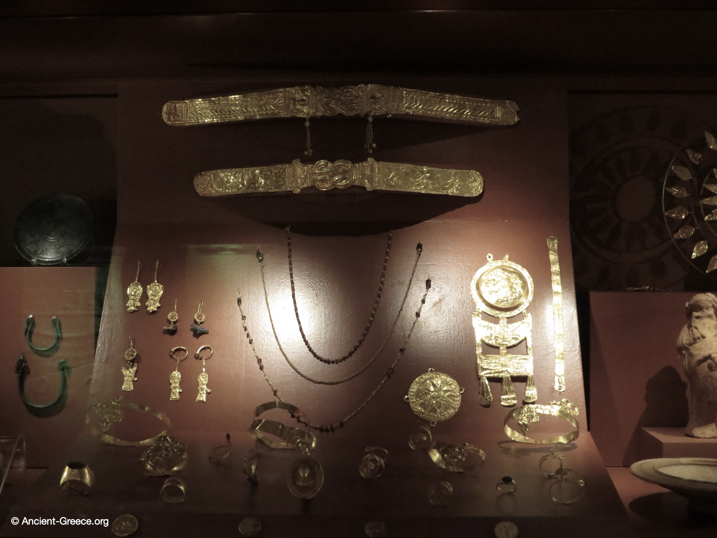 Golden Jewelry of Ambracia