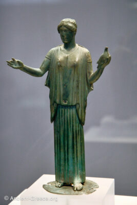 Statuette of a female figure (peplophoros)