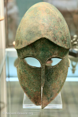 Archaic bronze helmet