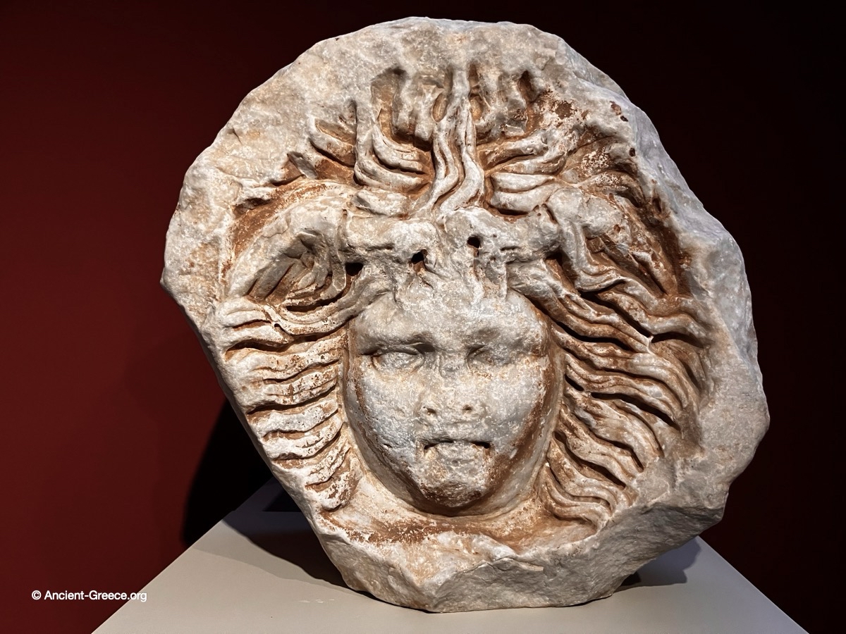 Medusa Gorgo stone sculpture