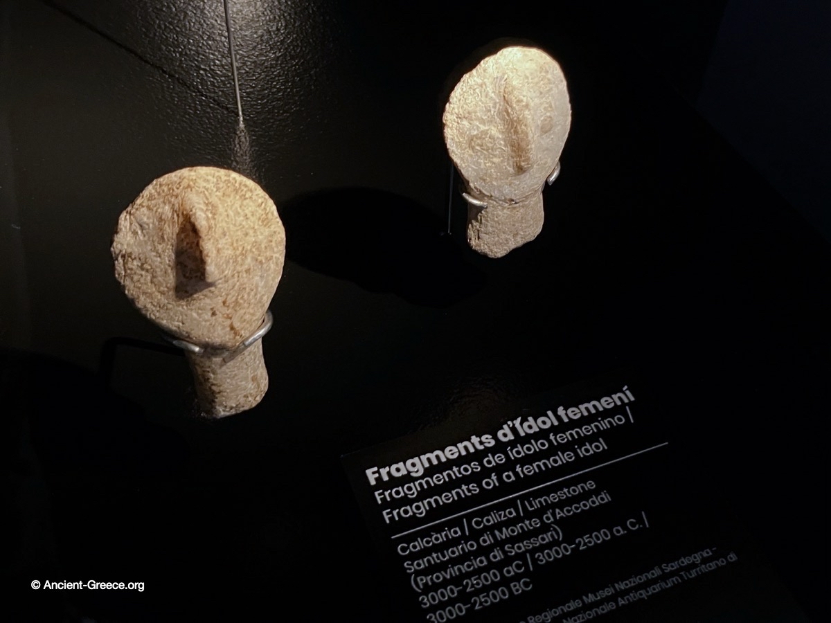 Fragments of a female idol