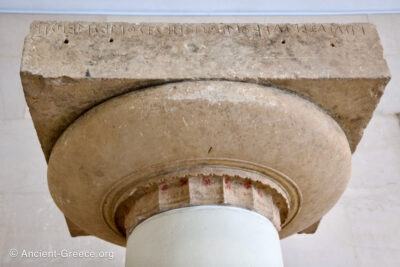 Doric capital with relief pattern