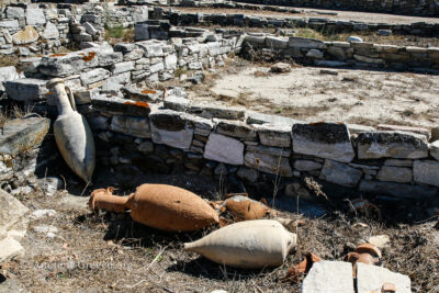 Amphorae among the ruins