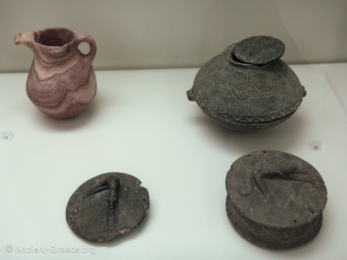 Minoan stone vessels and Pyxis