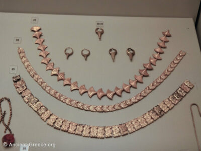 Minoan Gold Jewelry