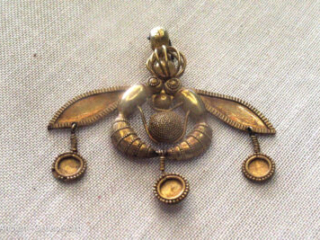 Minoan Gold Bee Pendant