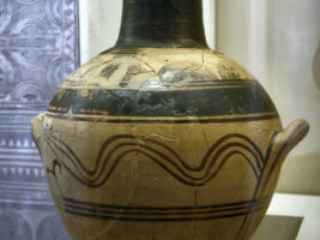 Cinerary urn amphora