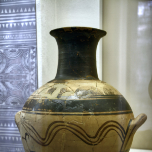 Cinerary urn amphora