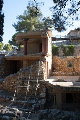 Knossos palace buildings with different levels