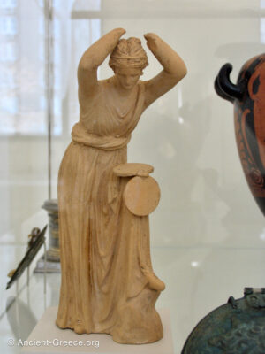 Clay statuette of a woman