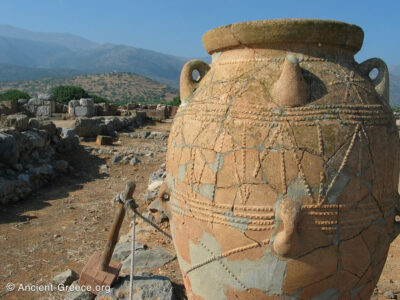 Malia Palace: Pithos