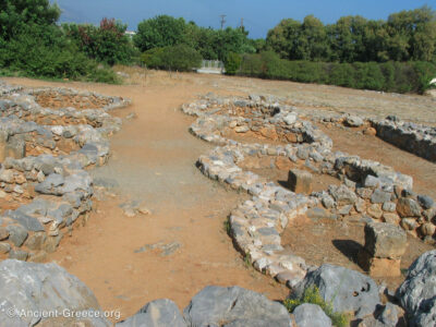 Round storage structures from Minoan Crete