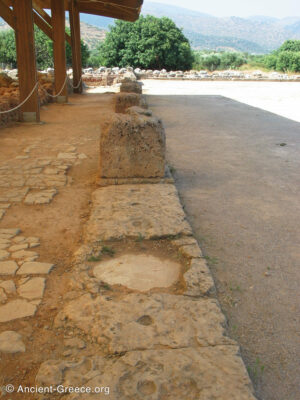 Malia: Portico of the East Wing Magazines