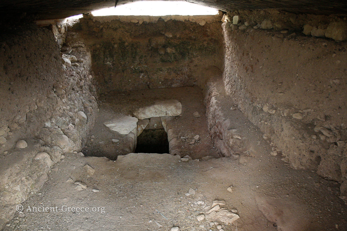 Grave Circle B, Grave Rho