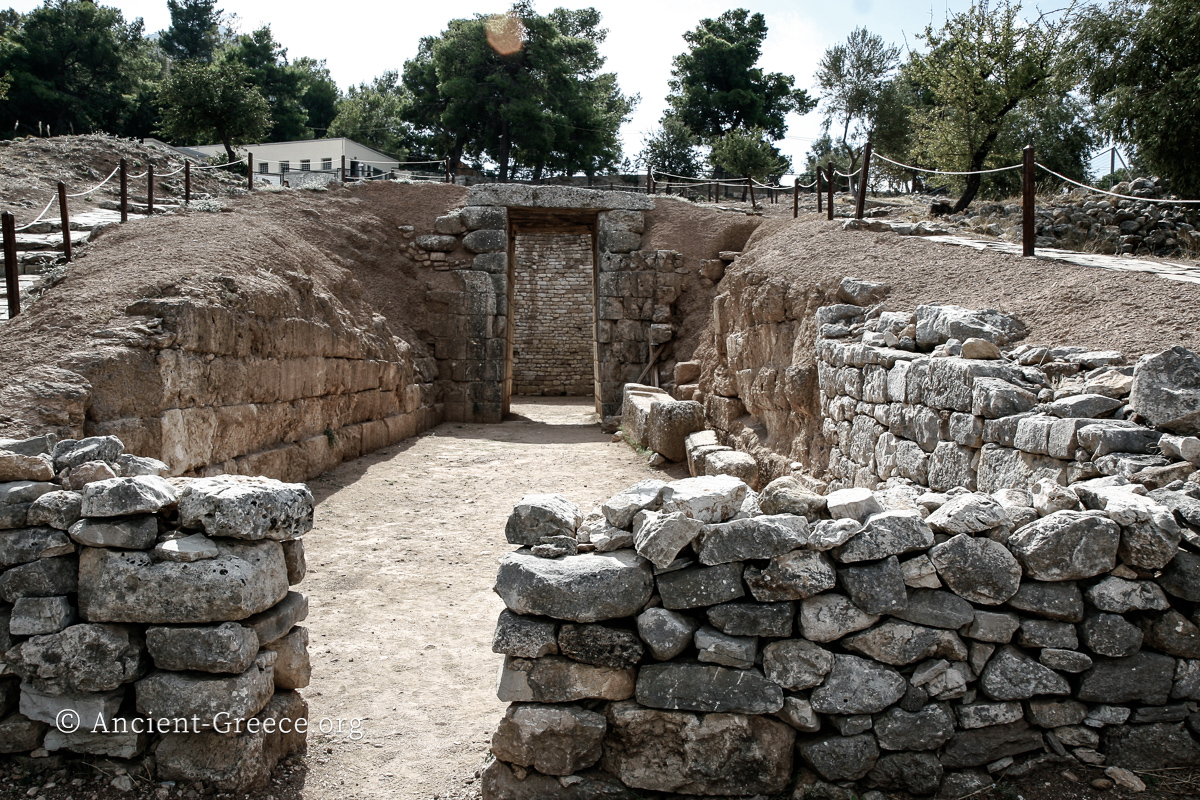 Lion Tomb Dromos