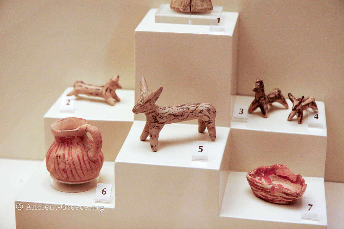 Mycenae Museum Figurines Clay figurines Mycenae Archaeological Museum.