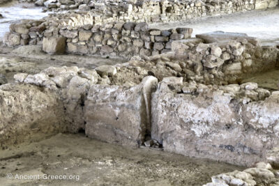 Queen's Megaron wall frescoes.