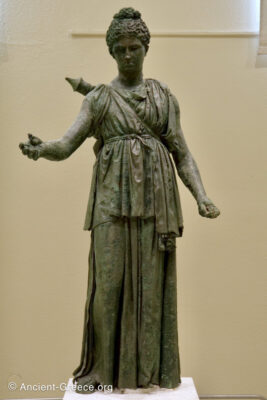 Bronze statuette of Artemis