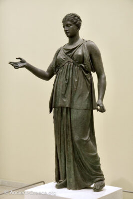 Bronze statue of Artemis