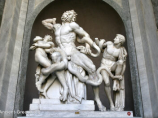 Statue of Laoco&ouml;n and his sons attacked by a serpent