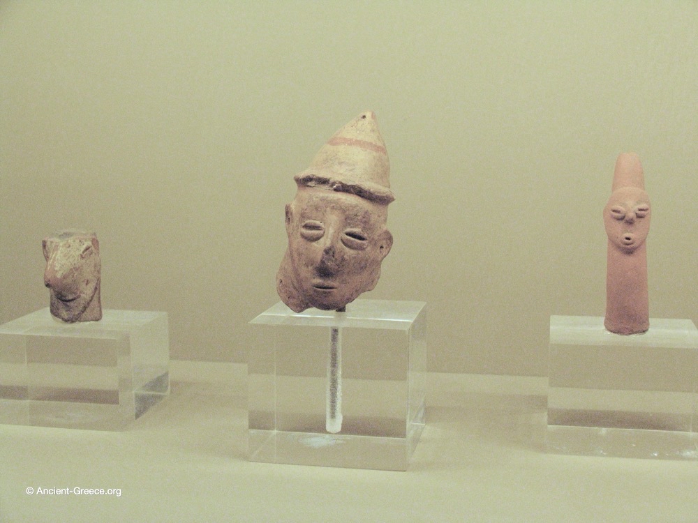 Figurine heads.